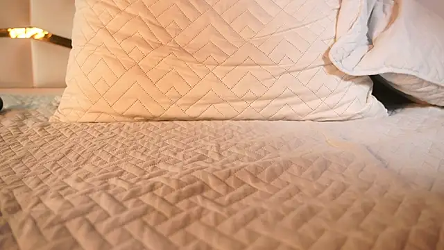 ambar_rosse25's cam snapshot