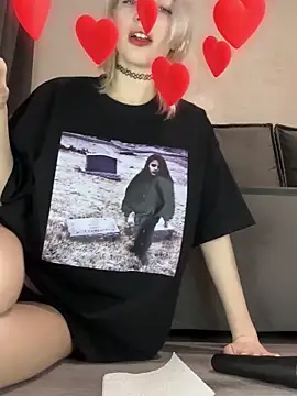 alicefrail's cam snapshot