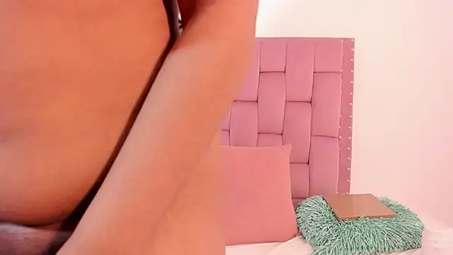 elena_wolff's cam snapshot