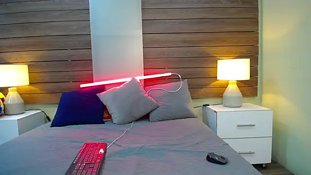 KiaraVixen's cam snapshot