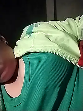 AlilaK2's cam snapshot