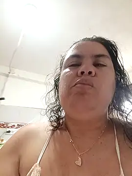 yaneth_'s cam snapshot