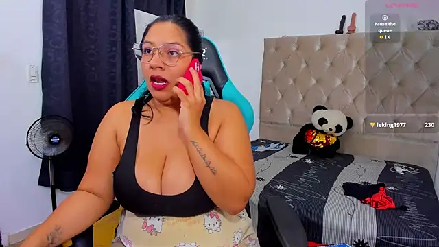 lulu_parker's cam snapshot