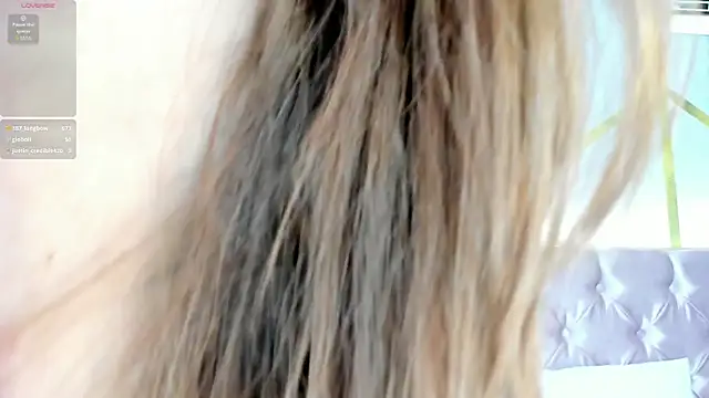 Lola_saenz_'s cam snapshot