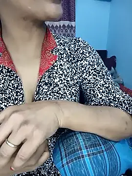 RomanticCouple432's cam snapshot