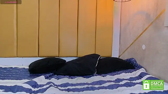 littlebabyhots's web cam