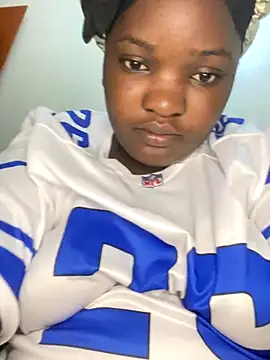 sweet18creamybigpussy live sex cam