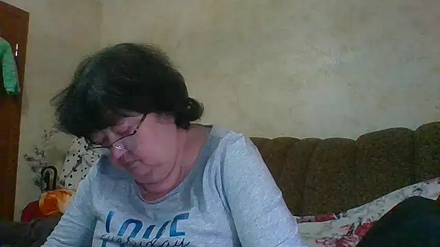 MilaSky5303's cam snapshot