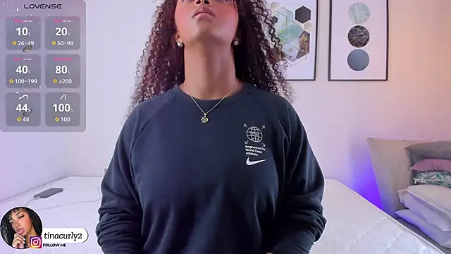 Tina_curly's cam snapshot