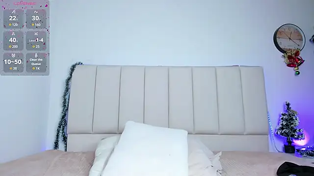 VioletPearson's cam snapshot