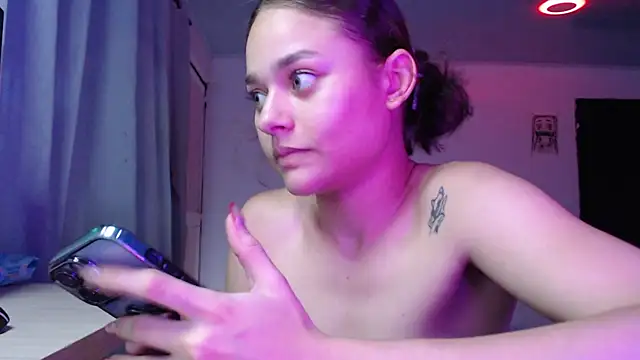 LittleCheerry69's cam snapshot