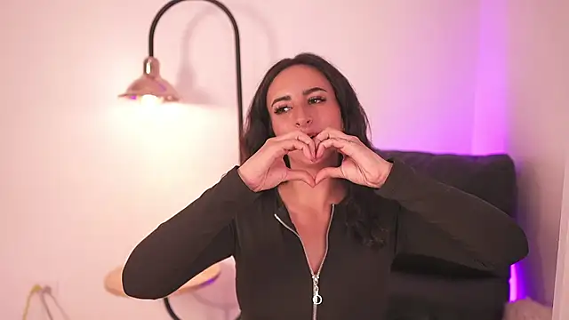 Enola_Holmes_'s cam snapshot