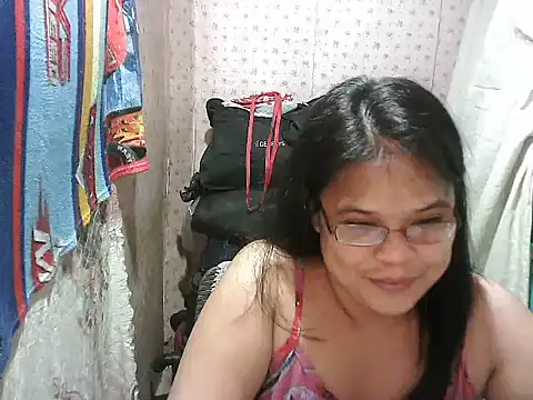 Hotty_babe23's cam snapshot