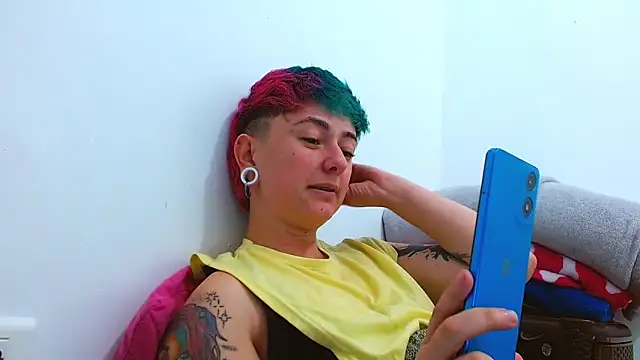 tomboyblue's cam snapshot