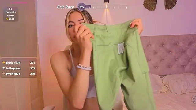 Nathaly-sky's cam snapshot