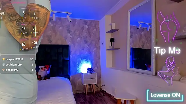 april_dumont's cam snapshot