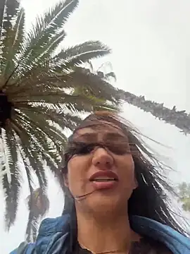 Ninabigtitied's cam snapshot