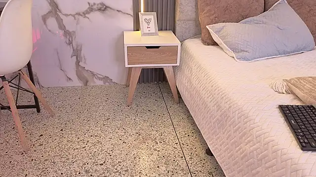 Kattie_sweet1's cam snapshot