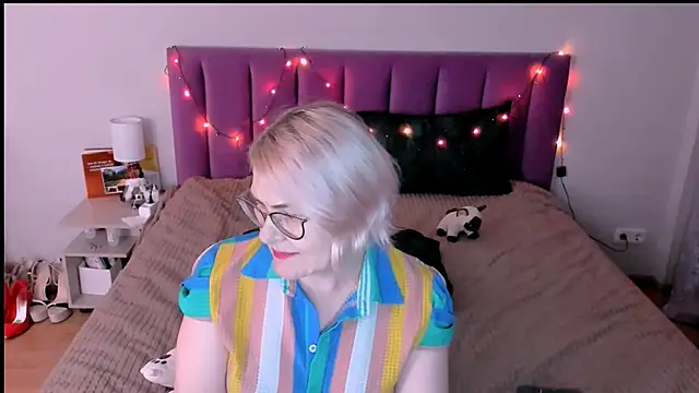 sabrinamacmarren's cam snapshot