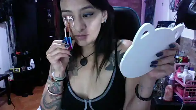 AngelaQueen_'s cam snapshot