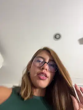 sara_calderon's cam snapshot