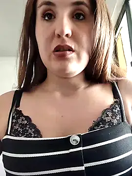 Alyah_1-2's cam snapshot