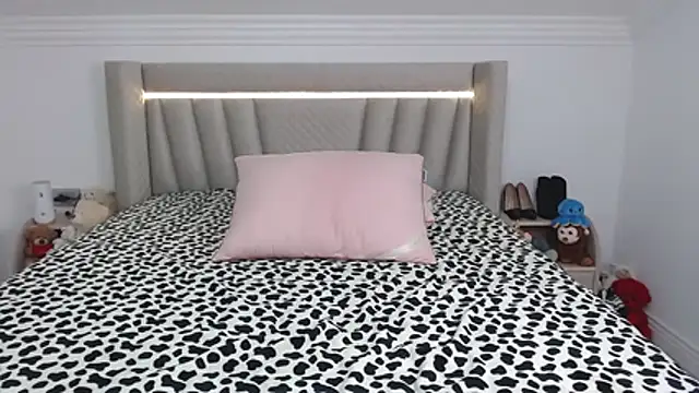 CatWoman0001's cam snapshot