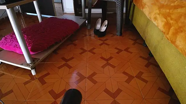 LADY-IN-BLACK's cam snapshot