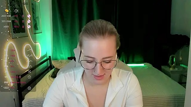 AnnaGrees's cam snapshot