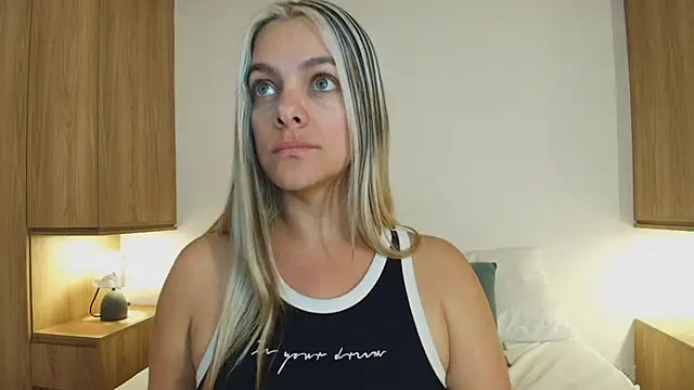 Isabella_Harley's cam snapshot