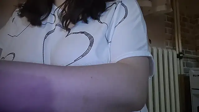 AalinnaK's cam snapshot