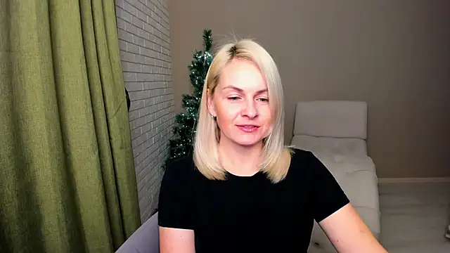 Alicee_Gracee's cam snapshot