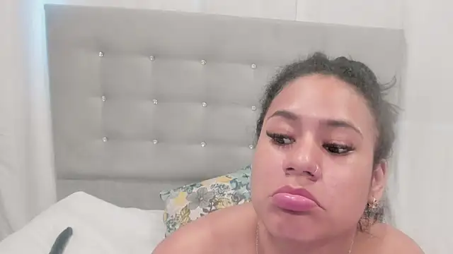 poutyseleny's cam snapshot