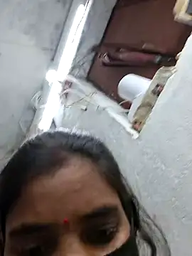 RAYI_Queen_3's cam snapshot