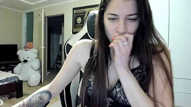 EmiLovsi's cam snapshot