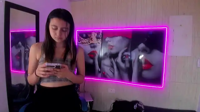 lala_clark's cam snapshot