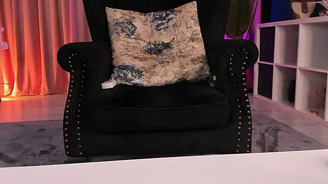 LunaMuze's cam snapshot