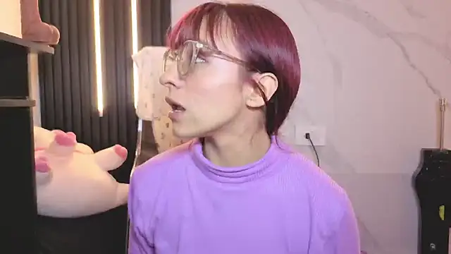 Scarlet_Red_'s cam snapshot