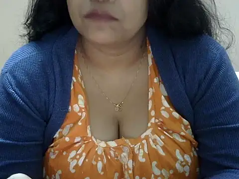 Chatwithsia's cam snapshot