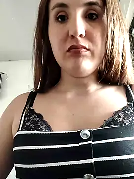 Alyah_1-2's cam snapshot