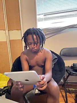 YourLittleBoyfriend's cam snapshot