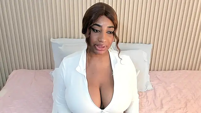 charlottebrowns_'s cam snapshot