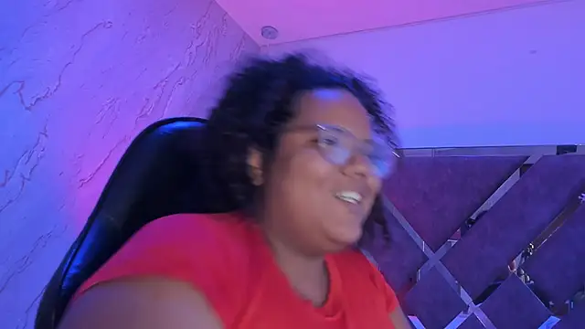 MhiaRey's cam snapshot