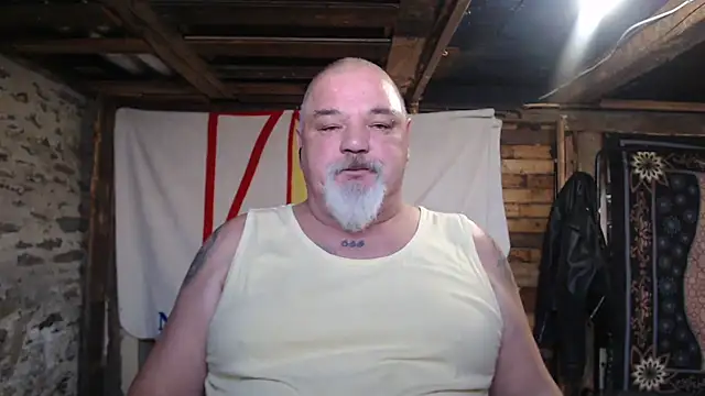 Newfiesausage1972 live sex cam