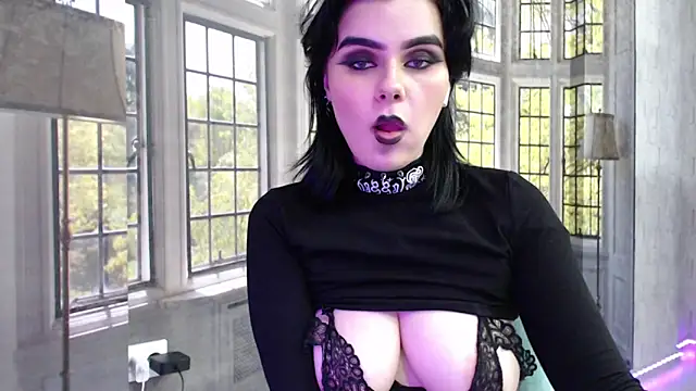 IntrigueYourDay's cam snapshot