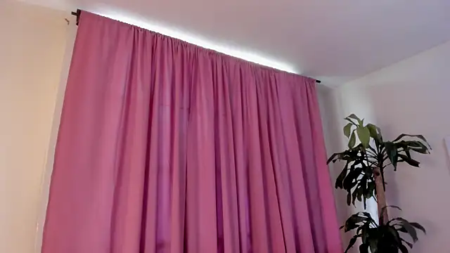 Emmaa_Queen_'s cam snapshot