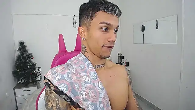 Leonard_Price live sex cam