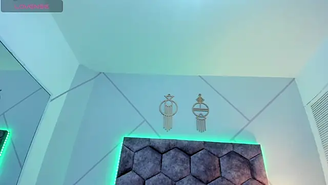 aurora_collinss_'s cam snapshot