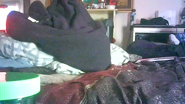 ON3YOULLN3VER_FIR3's cam snapshot