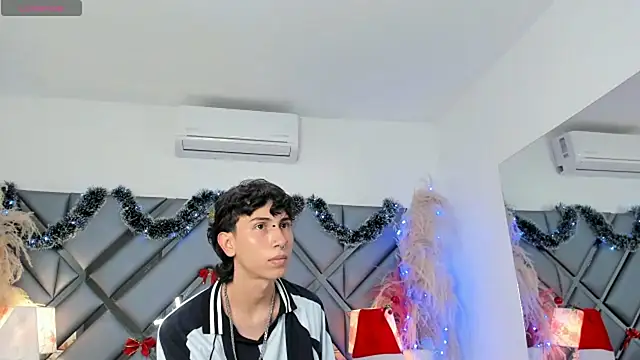 Milan_LewisS live sex cam